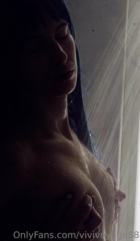 Foto di nudo di fuga di OnlyFans di Vivivoyage88