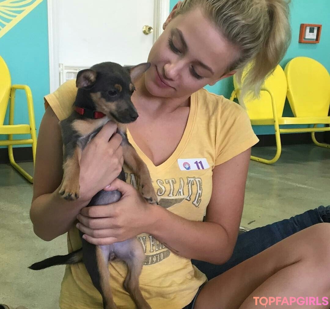 Foto di nudo di fuga di OnlyFans di Lili Reinhart #176 Foto di nudo di fuga di OnlyFans di Lili Reinhart #176