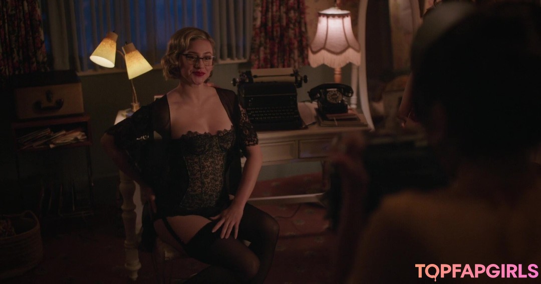 Foto di nudo di fuga di OnlyFans di Lili Reinhart #222 Foto di nudo di fuga di OnlyFans di Lili Reinhart #222