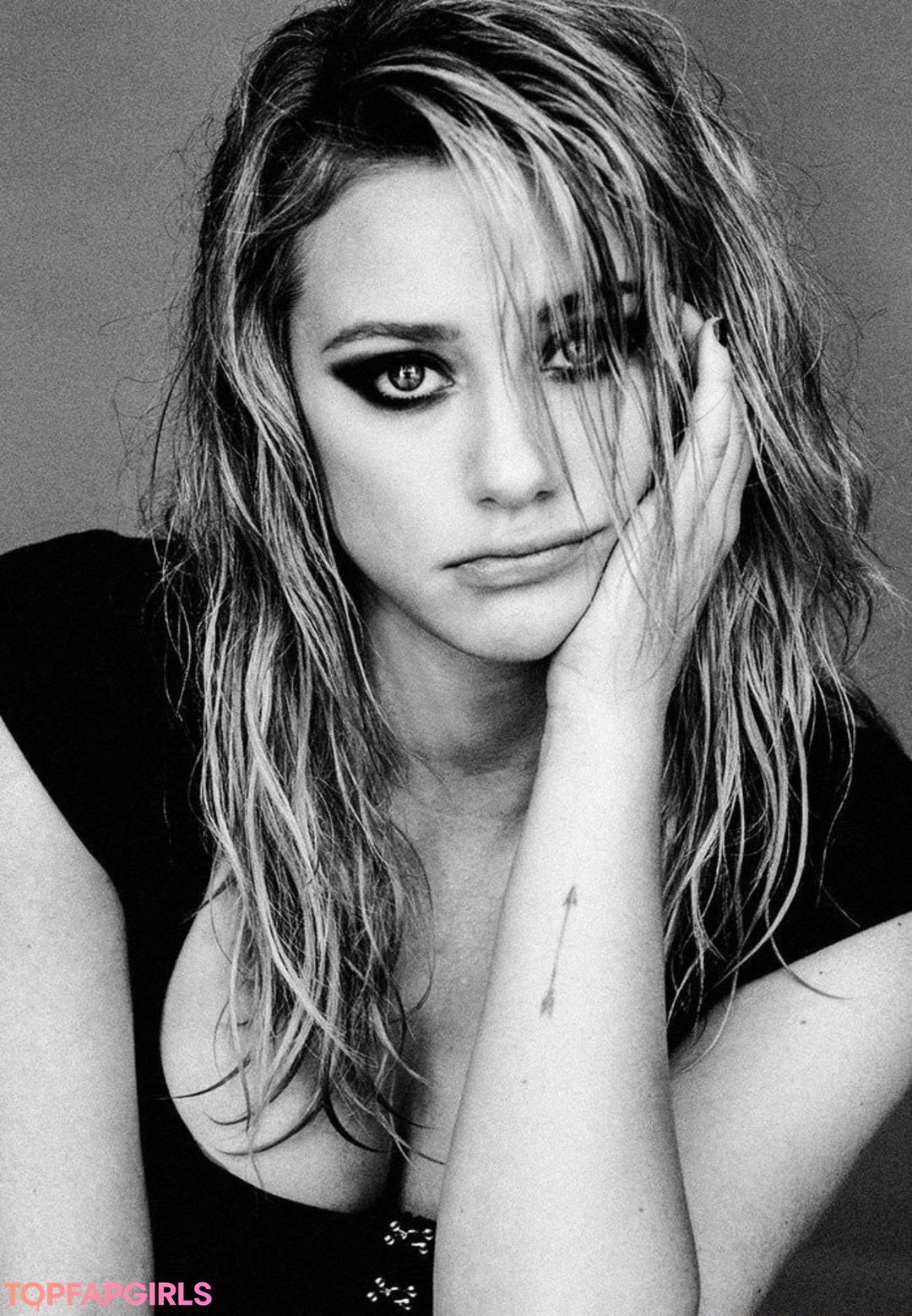 Foto di nudo di fuga di OnlyFans di Lili Reinhart #77 Foto di nudo di fuga di OnlyFans di Lili Reinhart #77