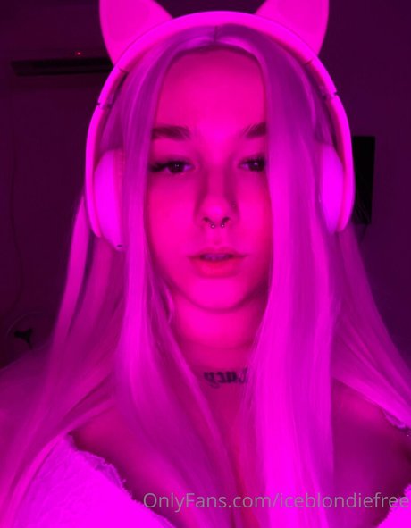 Foto di nudo di fuga di OnlyFans di Cosplayfoxyuzumaki