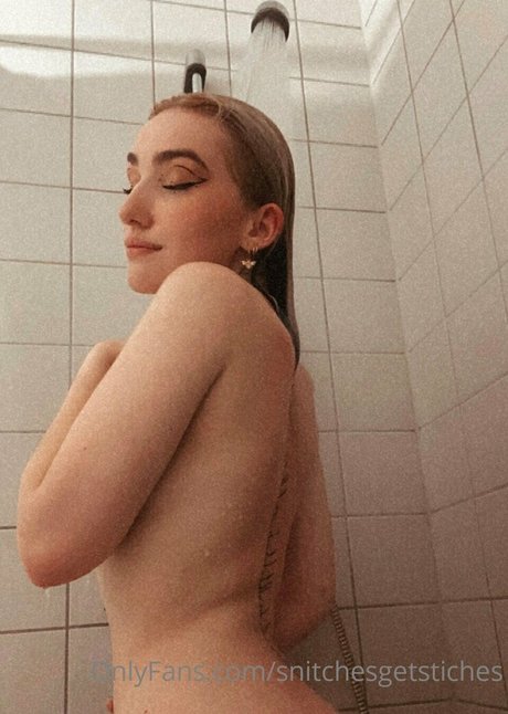 Foto di nudo di fuga di OnlyFans di Snitchesgetstiches
