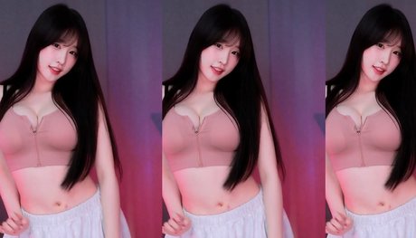 Foto di nudo di fuga di OnlyFans di Woohankyung