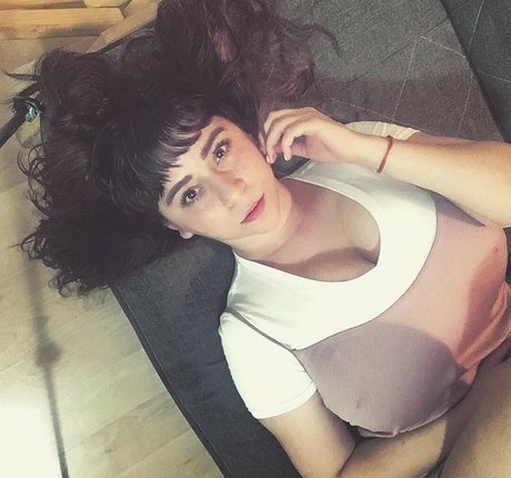 Foto di nudo di fuga di OnlyFans di Josahandry Lia