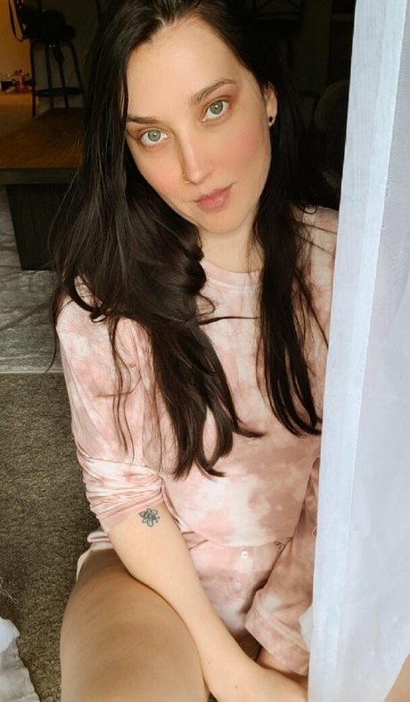 Foto di nudo di fuga di OnlyFans di Ojeniferann
