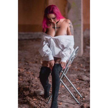 Foto di nudo di fuga di OnlyFans di Dzsenifer Vajai