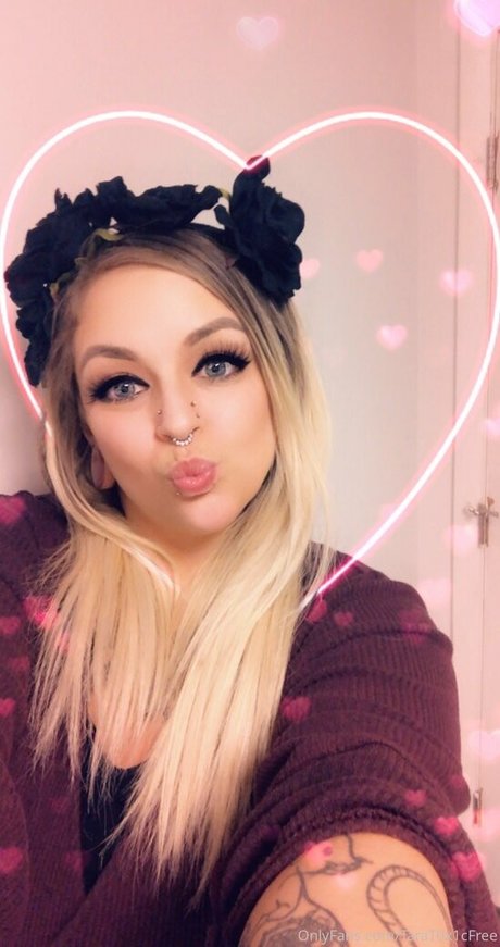 Foto di nudo di fuga di OnlyFans di Inkedshyvixen