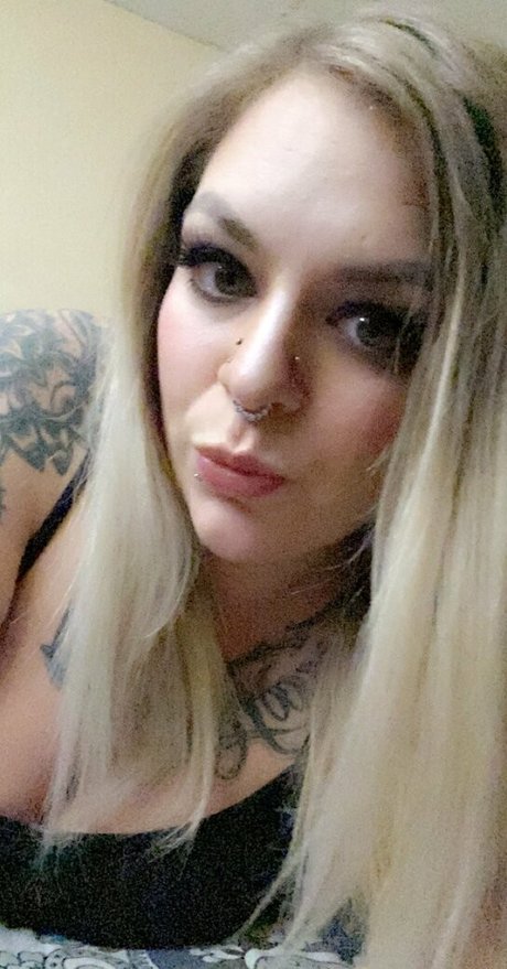 Foto di nudo di fuga di OnlyFans di Inkedshyvixen