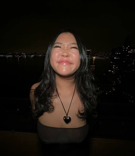 Foto di nudo di fuga di OnlyFans di Madeline Jin