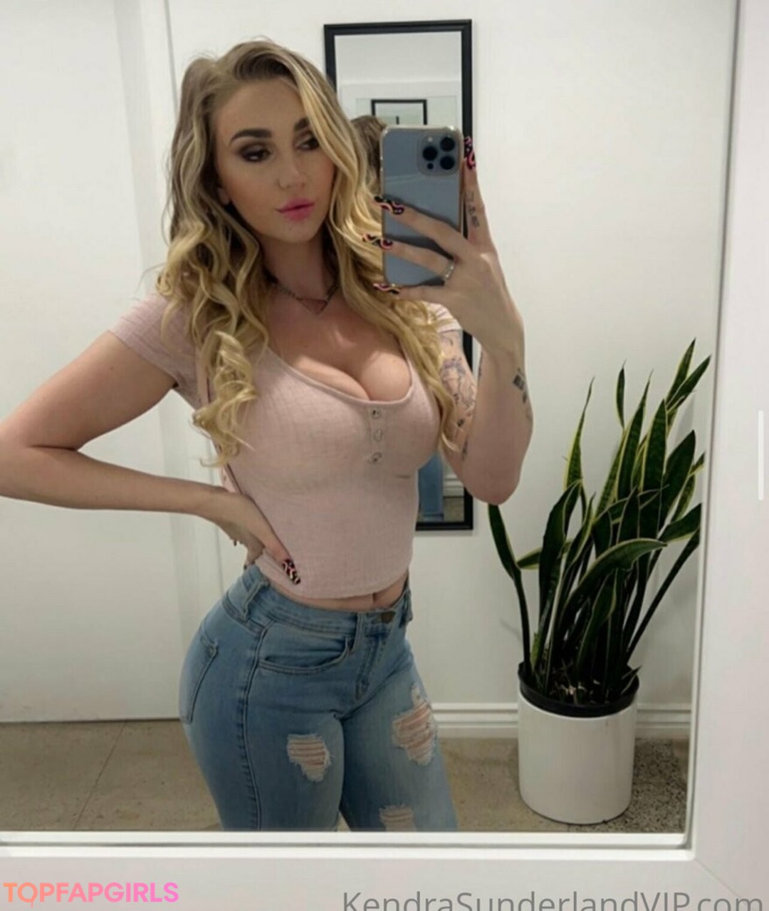 Foto di nudo di fuga di OnlyFans di Kendrasunderland #20 Foto di nudo di fuga di OnlyFans di Kendrasunderland #20