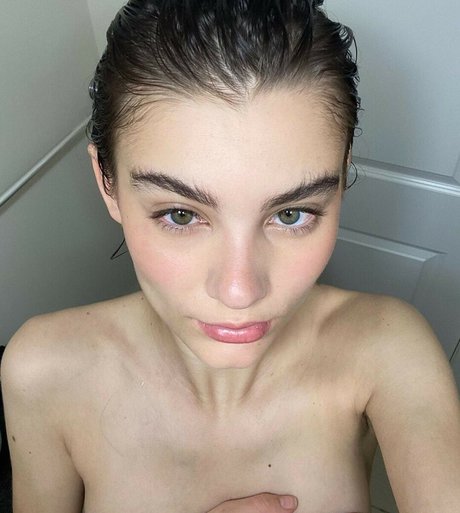 Foto di nudo di fuga di OnlyFans di Bec Lauder