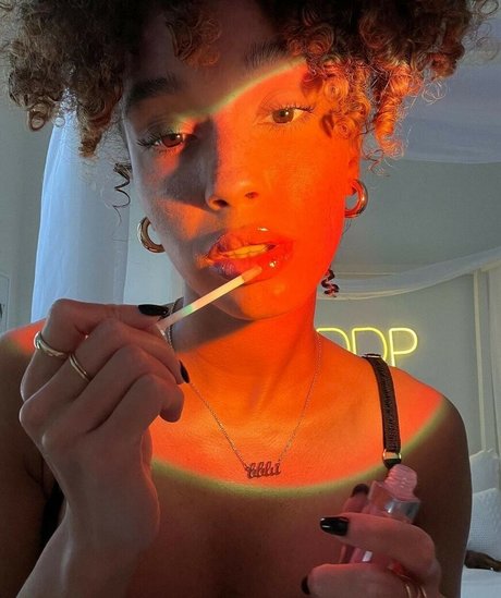 Foto di nudo di fuga di OnlyFans di Tazsangelsuncensored