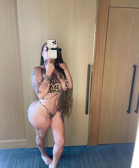 Foto di nudo di fuga di OnlyFans di Sara Gold