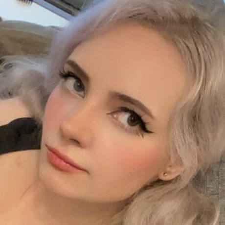 Foto di nudo di fuga di OnlyFans di Eurocatgirl