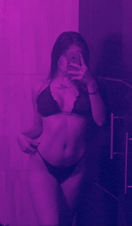 Foto di nudo di fuga di OnlyFans di Giovanna Aguiar