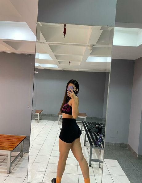 Foto di nudo di fuga di OnlyFans di Naughtylatinagirl