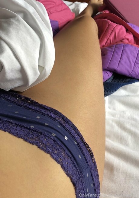 Foto di nudo di fuga di OnlyFans di Collegeaura