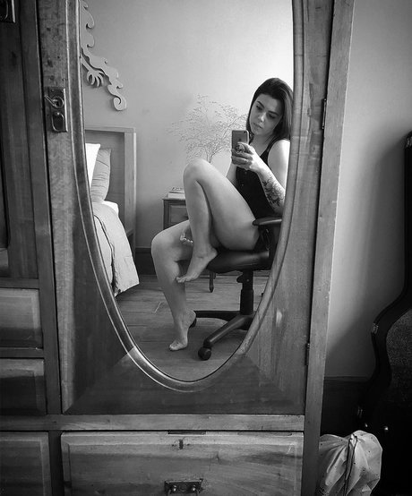 Foto di nudo di fuga di OnlyFans di Violet Orlandi