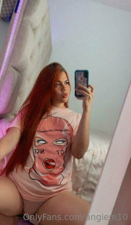 Foto di nudo di fuga di OnlyFans di Angiem10