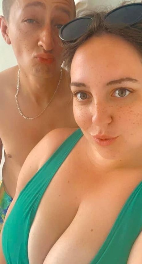 Foto di nudo di fuga di OnlyFans di Carmella