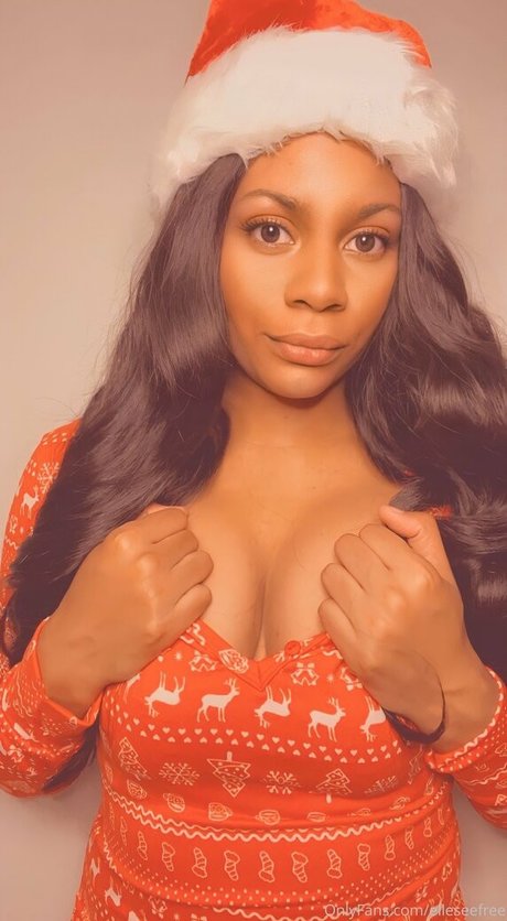 Foto di nudo di fuga di OnlyFans di Elleseefree