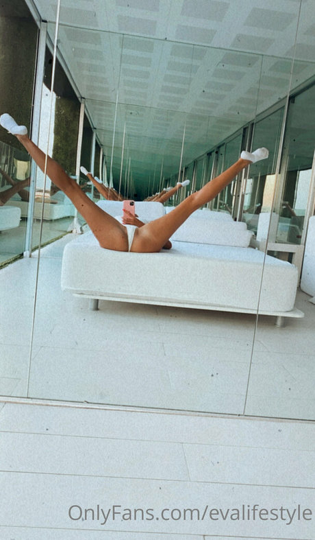 Foto di nudo di fuga di OnlyFans di Evalifestyle