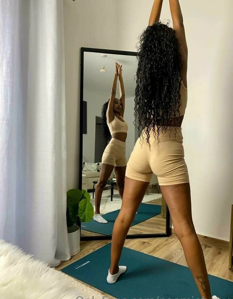 Naomiebony