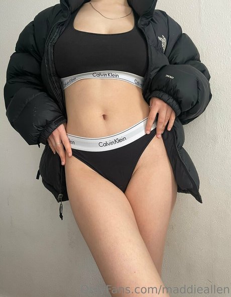 Foto di nudo di fuga di OnlyFans di Maddieallen