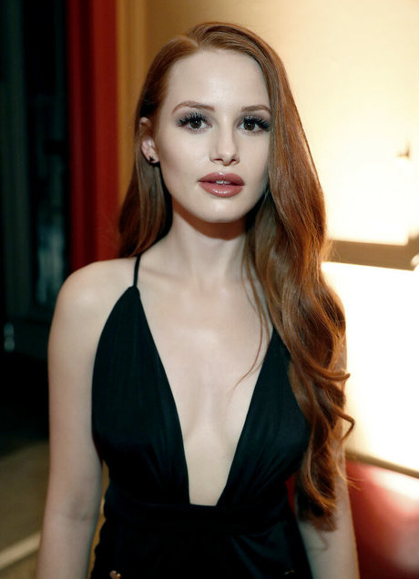 Foto di nudo di fuga di OnlyFans di Madelaine Petsch