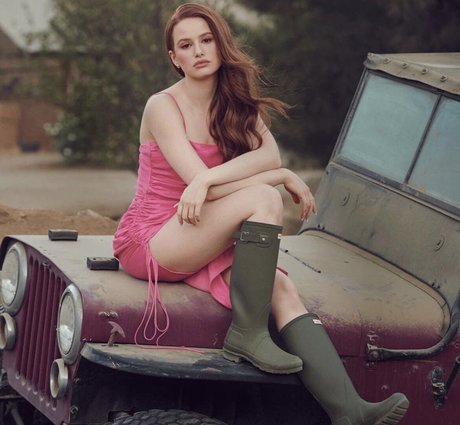 Foto di nudo di fuga di OnlyFans di Madelaine Petsch
