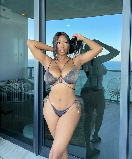 Foto di nudo di fuga di OnlyFans di Vivi
