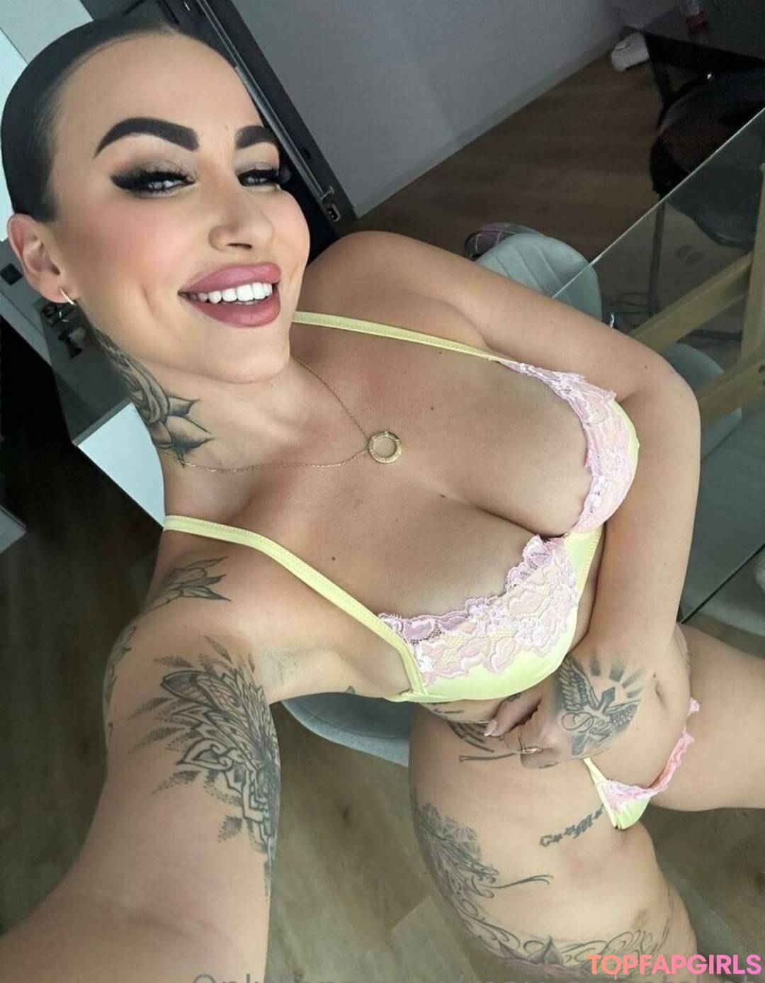 Foto di nudo di fuga di OnlyFans di Maysweetshot #4359 Foto di nudo di fuga di OnlyFans di Maysweetshot #4359