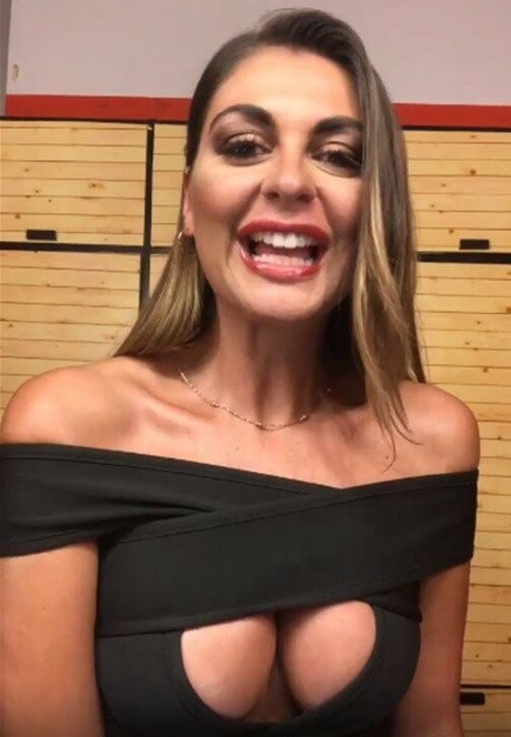 Foto di nudo di fuga di OnlyFans di Jolanda De Rienzo