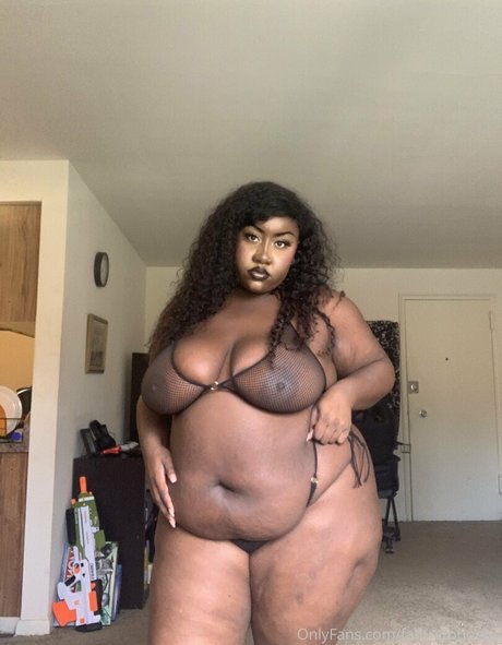 Phat_ass_phoebe