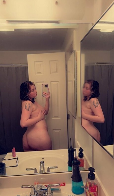 Foto di nudo di fuga di OnlyFans di Lilpaigeyyxx