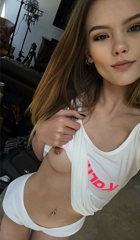 Foto di nudo di fuga di OnlyFans di Lilbird777