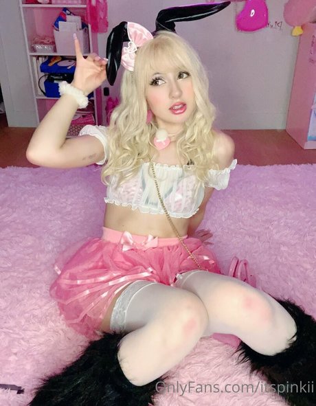 Foto di nudo di fuga di OnlyFans di Pinkii