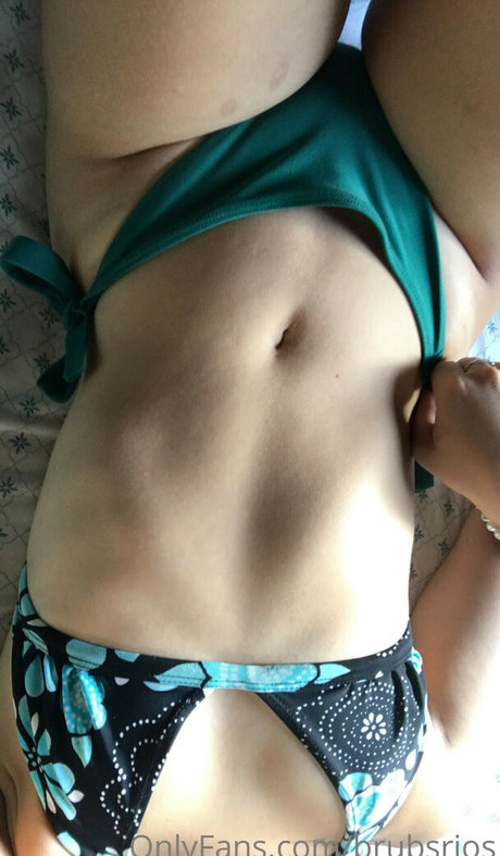Foto di nudo di fuga di OnlyFans di Bruna Rios