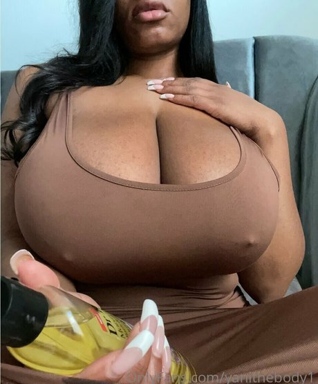 Foto di nudo di fuga di OnlyFans di Yanithebbody1