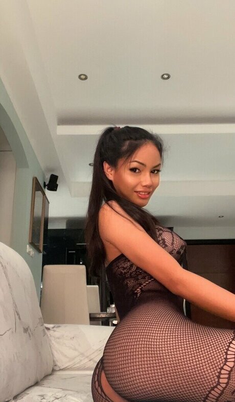 Foto di nudo di fuga di OnlyFans di Peachylily