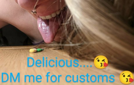 Annafeetcrushvore