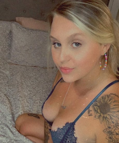 Foto di nudo di fuga di OnlyFans di Hotblondie95