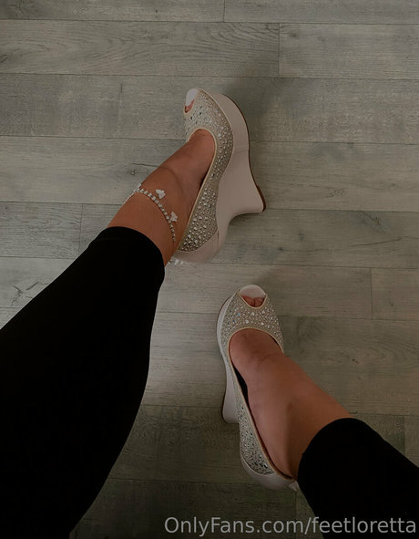 Foto di nudo di fuga di OnlyFans di Feetloretta
