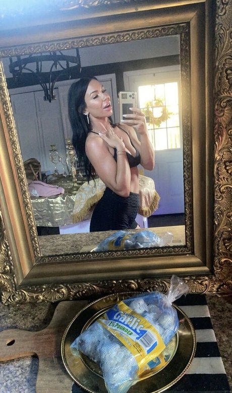 Foto di nudo di fuga di OnlyFans di Queenofthedollhouse