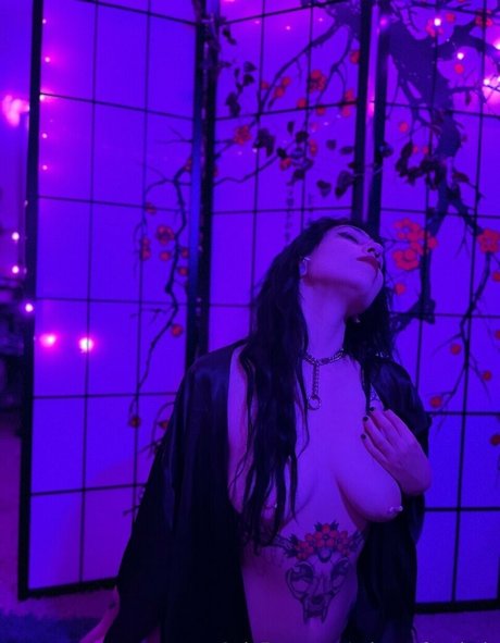 Foto di nudo di fuga di OnlyFans di Grimmafterdark