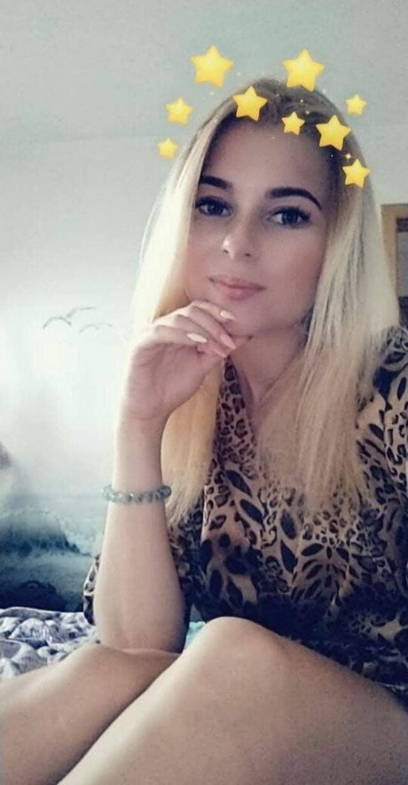 A_tendergirl_vialeti