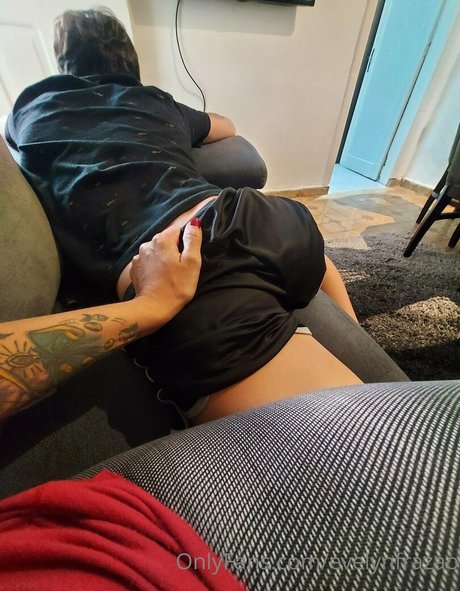 Foto di nudo di fuga di OnlyFans di Evelynfrazao