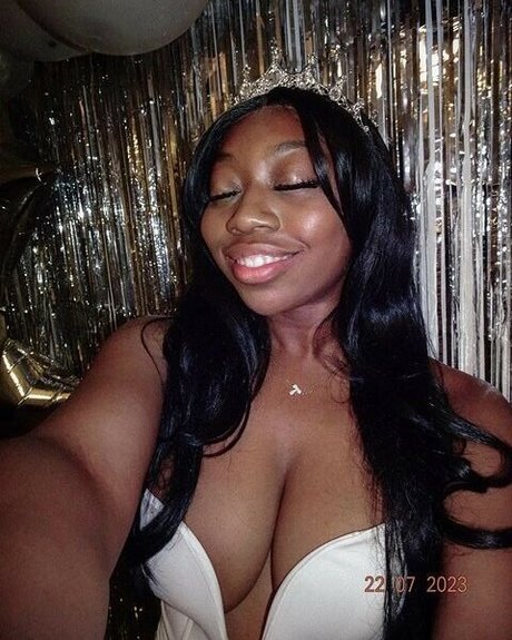 Foto di nudo di fuga di OnlyFans di Liltecette