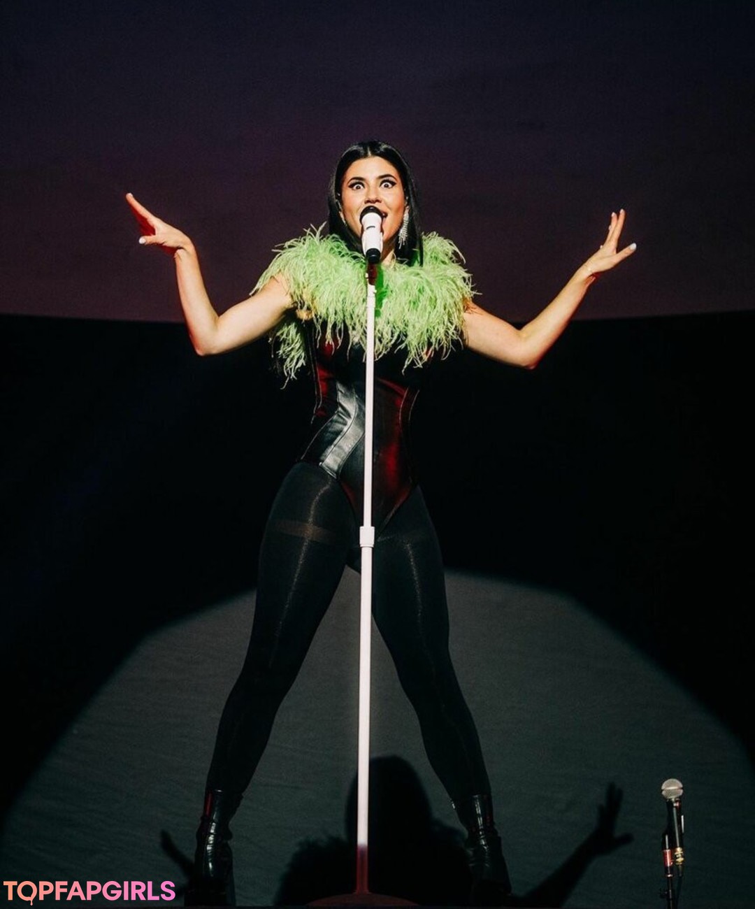 Foto di nudo di fuga di OnlyFans di Marina Diamandis #238 Foto di nudo di fuga di OnlyFans di Marina Diamandis #238