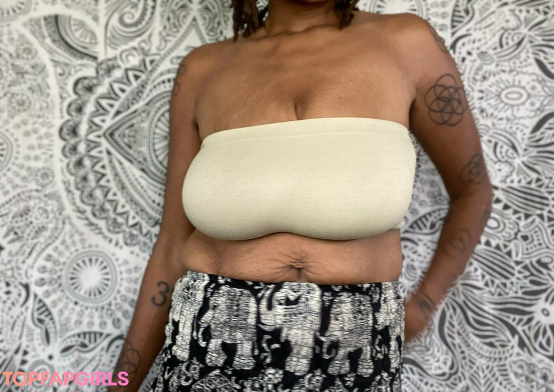 Foto di nudo di fuga di OnlyFans di Therealblackqueenraven #6 Foto di nudo di fuga di OnlyFans di Therealblackqueenraven #6